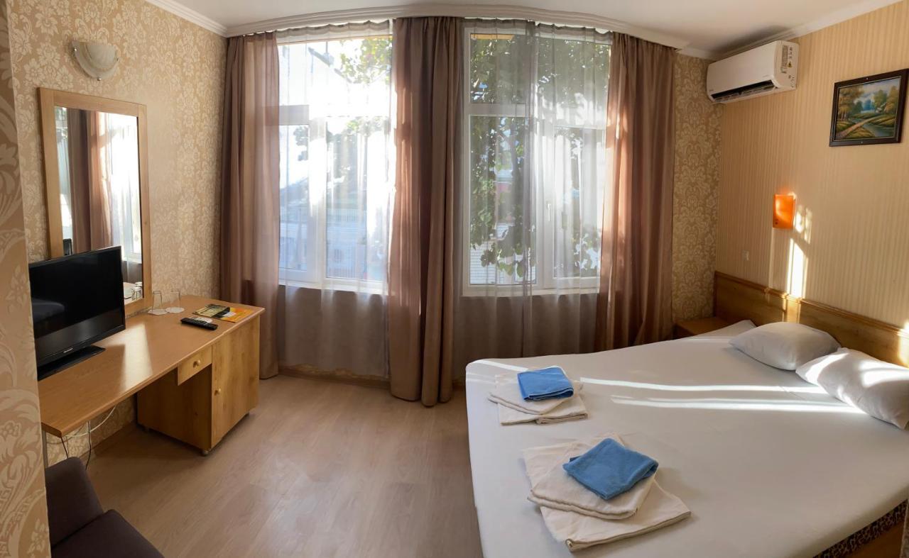 Еника Hotel Varna Bagian luar foto