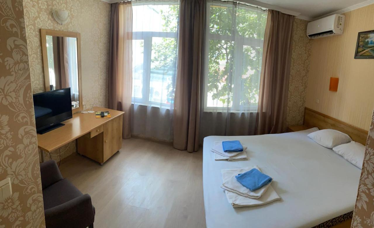 Еника Hotel Varna Bagian luar foto