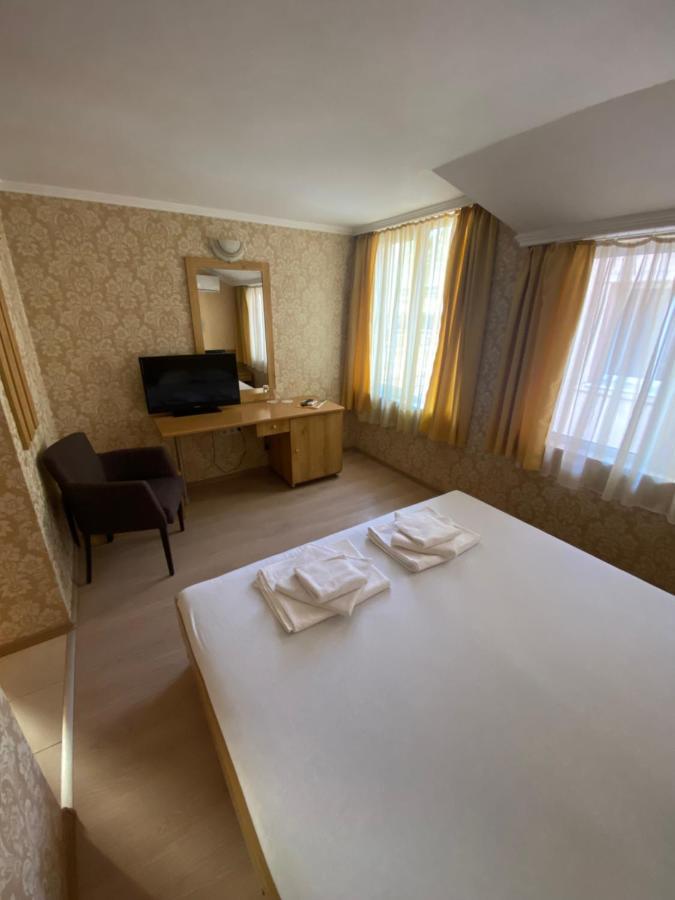 Еника Hotel Varna Bagian luar foto